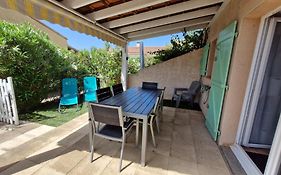 Villa en duplex très calme en résidence privée avec piscine